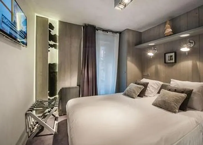 Moderne Avec Cheminée, Parking Et Wi-fi, - Fr-1-563-7 Courchevel